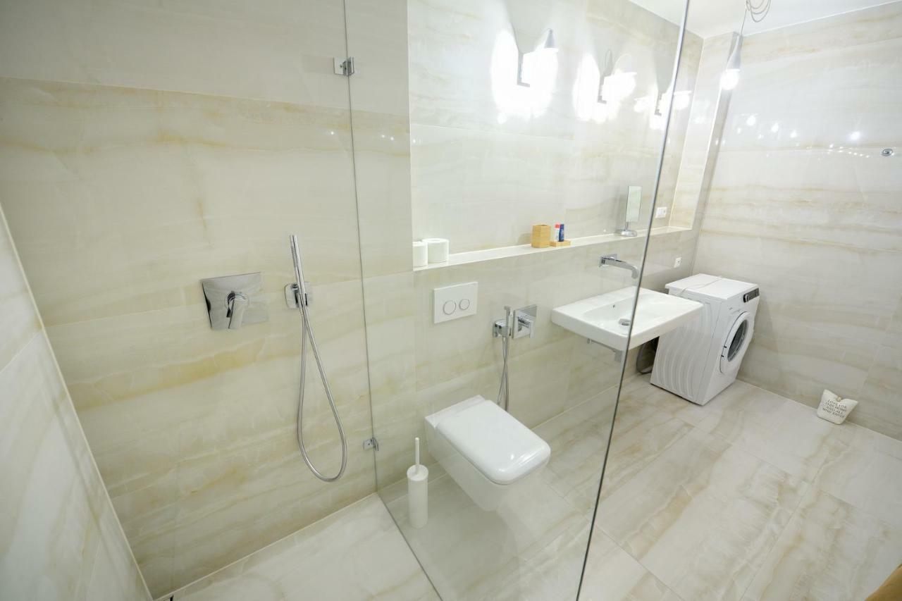 Center Aupark Apartment Пьештяни Экстерьер фото